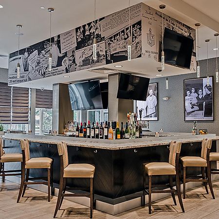 Holiday Inn & Suites Philadelphia W - Drexel Hill By Ihg Екстер'єр фото