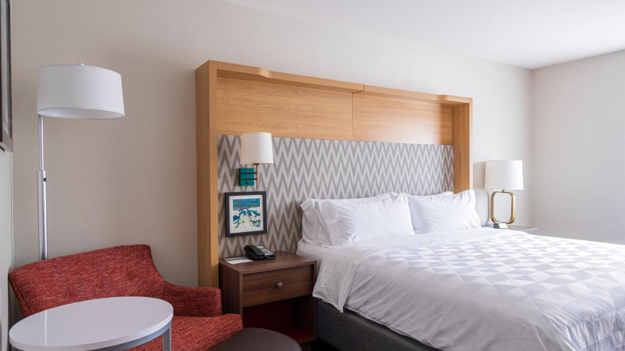 Holiday Inn & Suites Philadelphia W - Drexel Hill By Ihg Екстер'єр фото