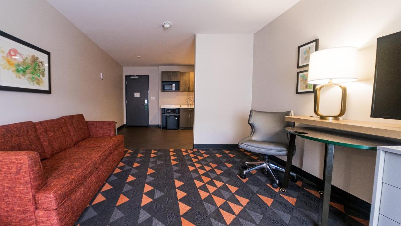 Holiday Inn & Suites Philadelphia W - Drexel Hill By Ihg Екстер'єр фото