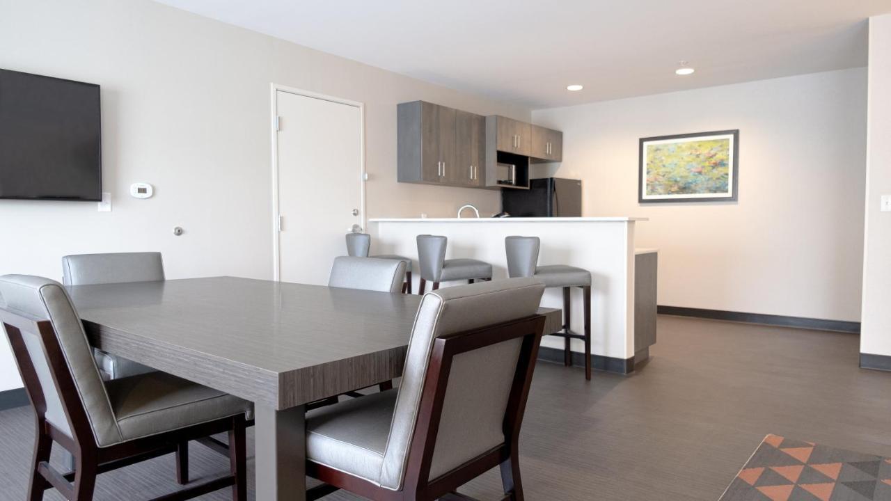 Holiday Inn & Suites Philadelphia W - Drexel Hill By Ihg Екстер'єр фото