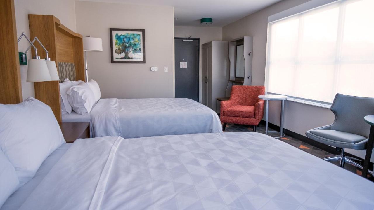 Holiday Inn & Suites Philadelphia W - Drexel Hill By Ihg Екстер'єр фото