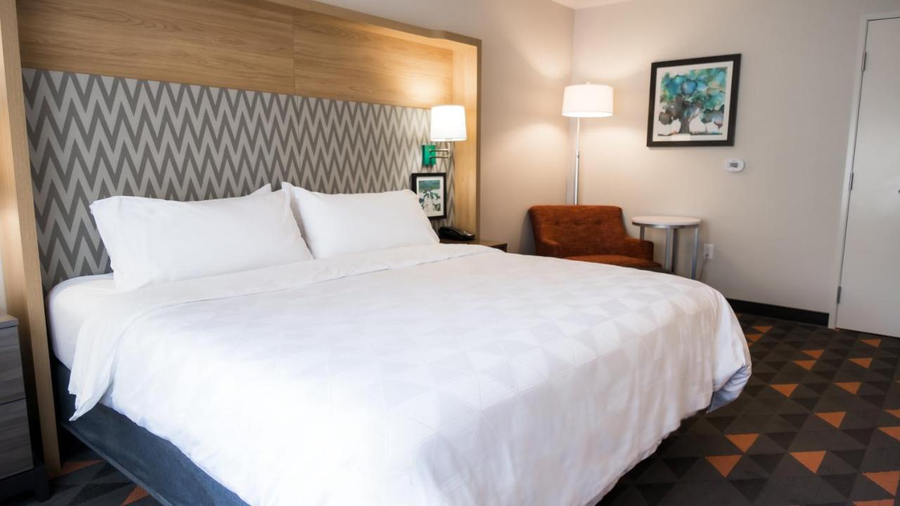 Holiday Inn & Suites Philadelphia W - Drexel Hill By Ihg Екстер'єр фото