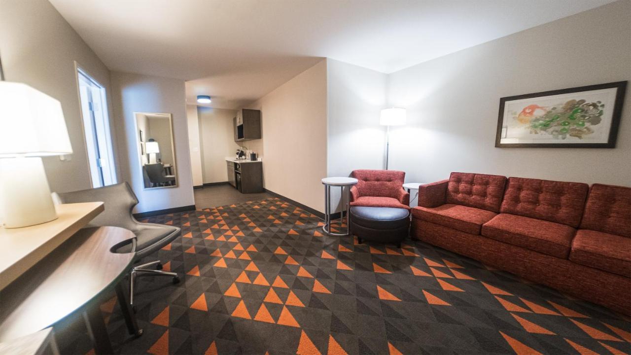 Holiday Inn & Suites Philadelphia W - Drexel Hill By Ihg Екстер'єр фото