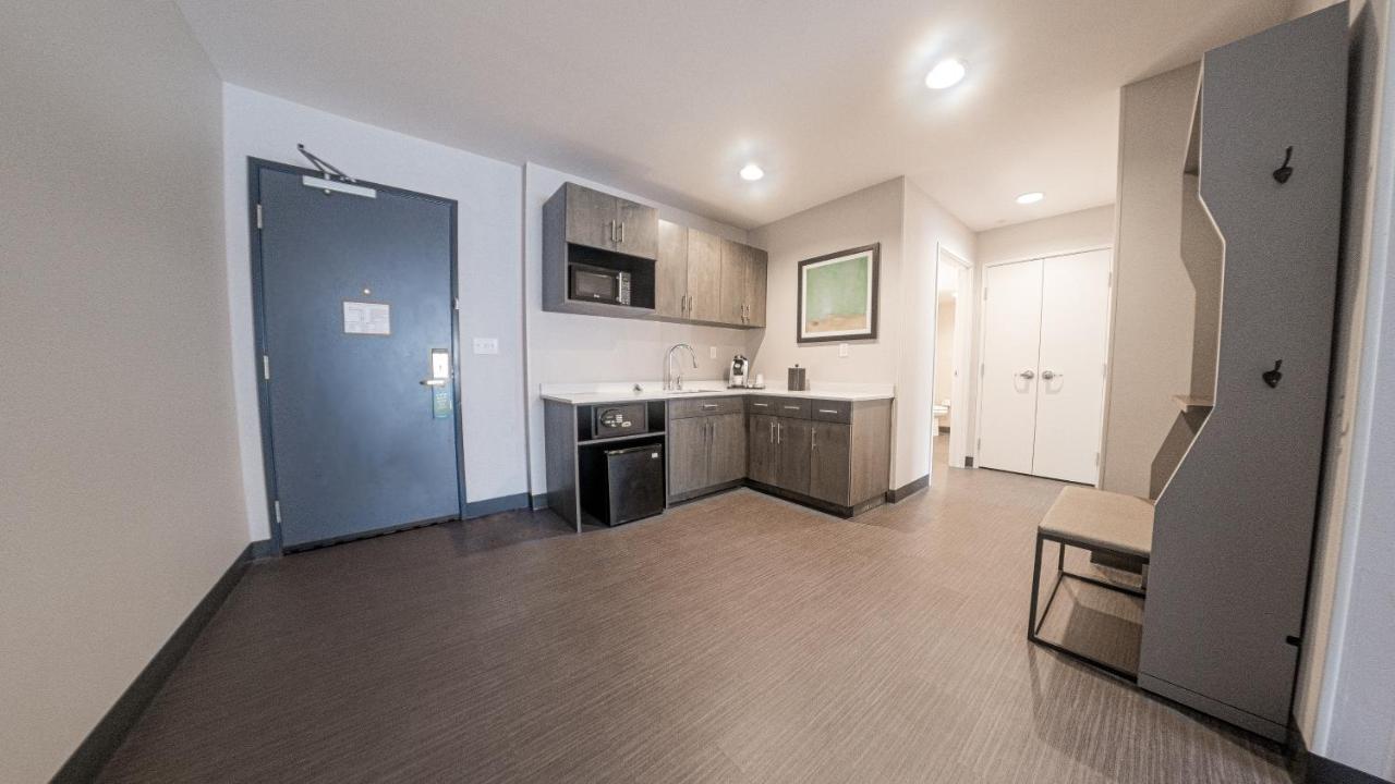 Holiday Inn & Suites Philadelphia W - Drexel Hill By Ihg Екстер'єр фото